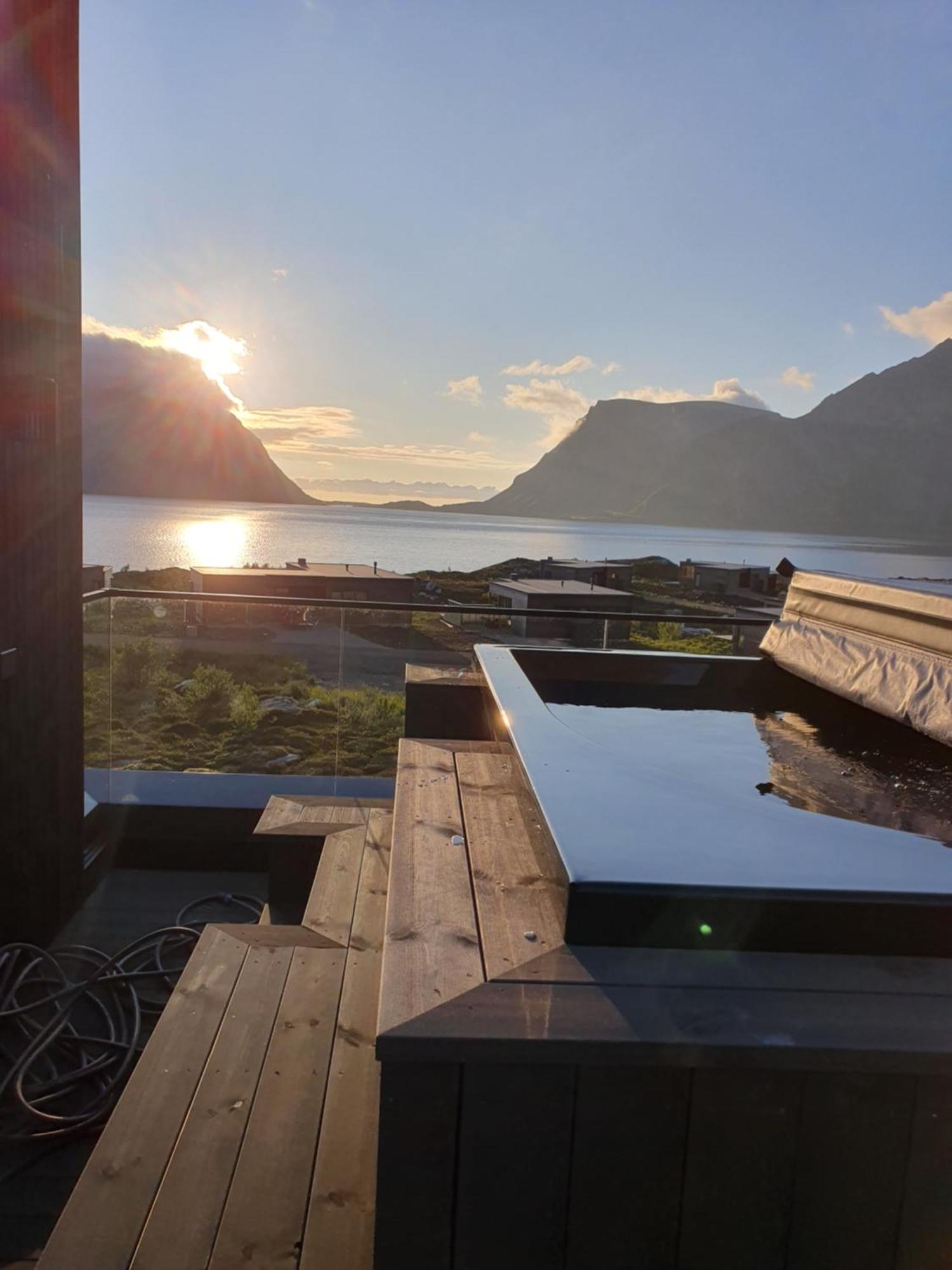 Hoda Cabin - Luxury Lodge With Jacuzzi And Sauna Lyngvaeret Exterior photo